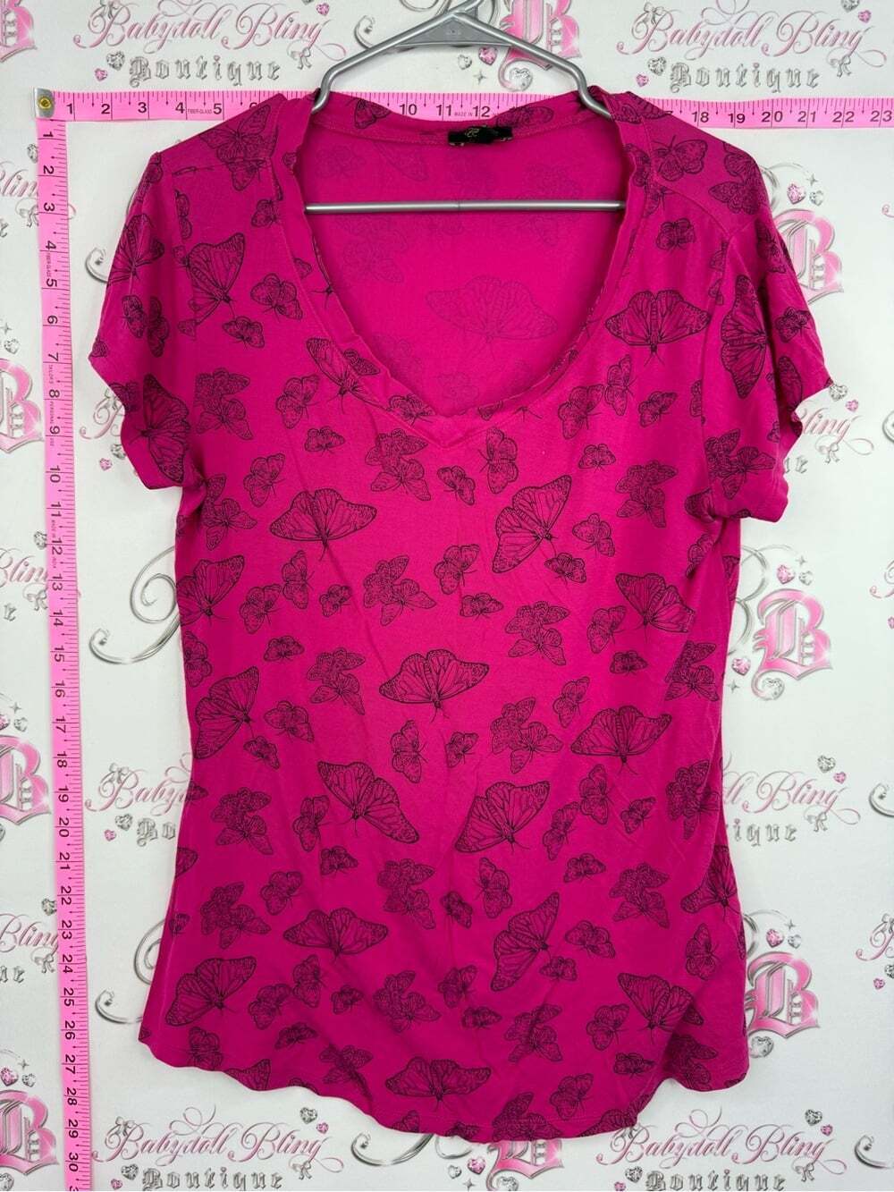 Cupio Fuchsia Pink V-Neck Short Sleeve Butterfly Tee